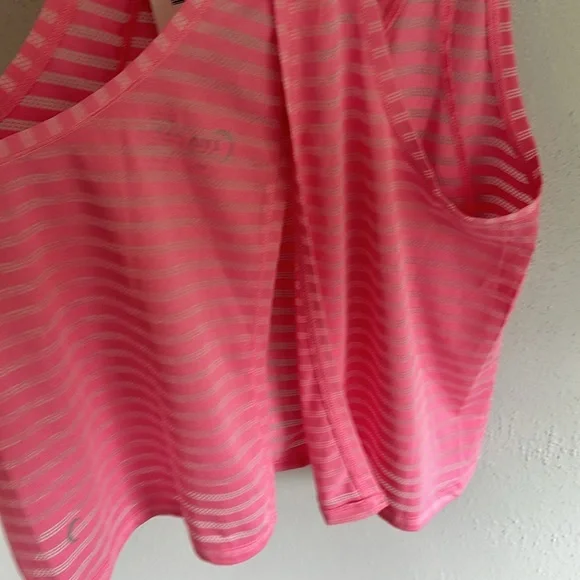NWT Zyia pink split back tank - Picture 4 of 7